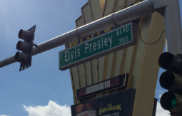 ついに通りの名前にエルビスが！Elvis Presley Blvd.がラスベガスに登場。